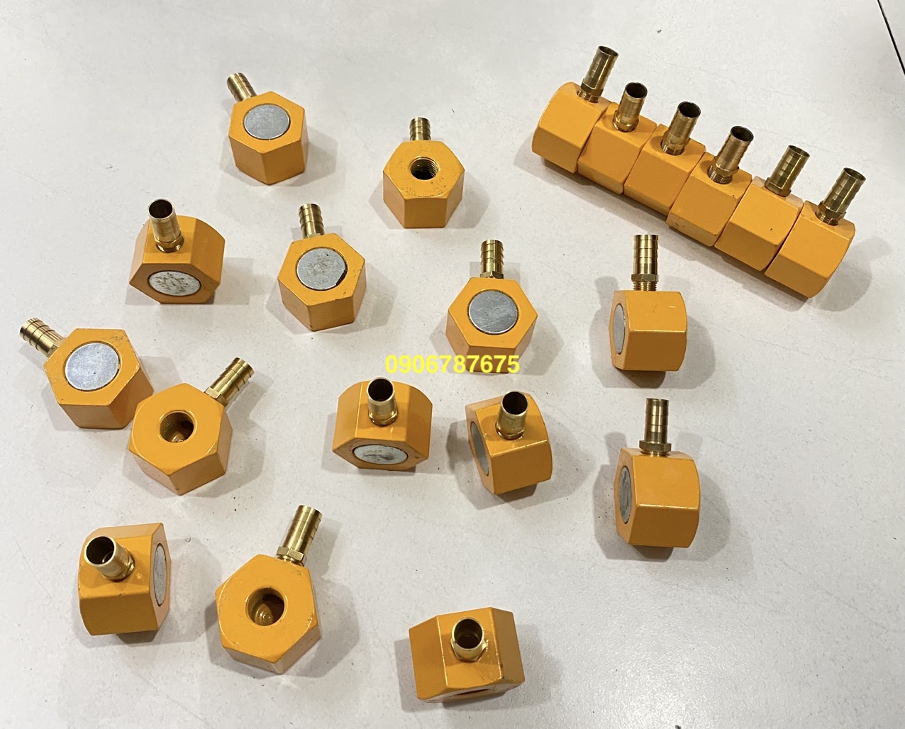 CỤC HÍT NAM CHÂM CHO ỐNG TƯỚI NƯỚC NGUỘI