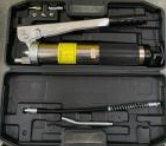 BƠM MỠ BÁNH RĂNG TRỢ LỰC CAO ÁP / HỘP VALI (ÁP LỰC LỚN NHẤT 10000 PSI) 800CC MAXPRO-MA029645