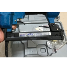 MÁY BẮN ĐINH BRET J422